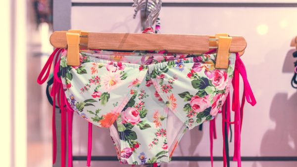 Serena verkocht bikini’s via Marktplaats: 'Hij wilde dat ik hem gedragen broekjes toestuurde'