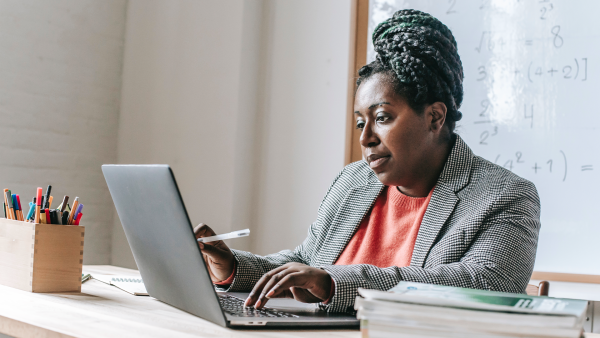 Insegnanti e genitori non verbali si ritrovano online: ‘Non ricatto’