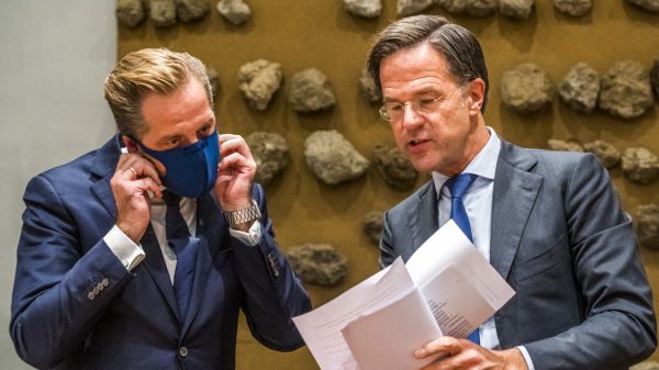 Kerstlied 'Rutte en De Jonge' regelrechte hit: 'Heel grappig'