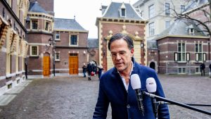 Thumbnail voor Rutte, De Jonge en Van Dissel geven zaterdagavond persconferentie over omikron