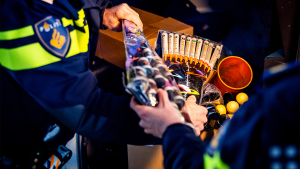 Thumbnail voor Politie neemt 500 kilo vuurwerk in beslag bij controles Baarle-Nassau
