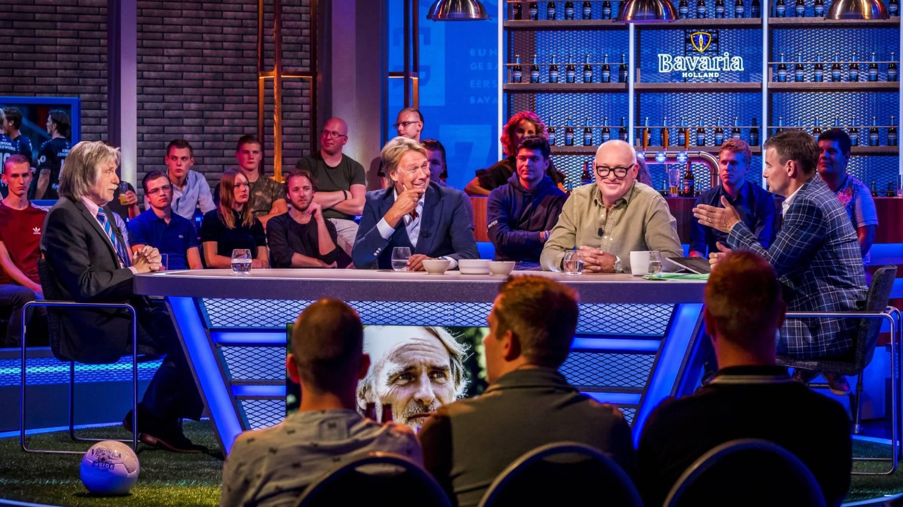 Gijp, Derksen en Genee maken weinig woorden vuil aan afscheid 'VI' LINDA.nl Gijp, Derksen en Genee maken weinig woorden vuil aan afscheid 'VI' LINDA.nl