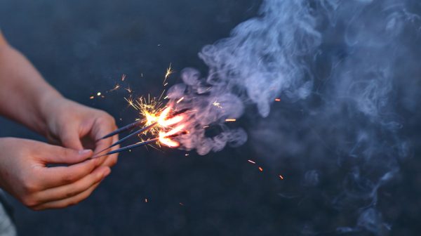 'Kindervuurwerk is geen kinderspel': veroorzaakt tientallen ernstige brandwonden bij jeugd