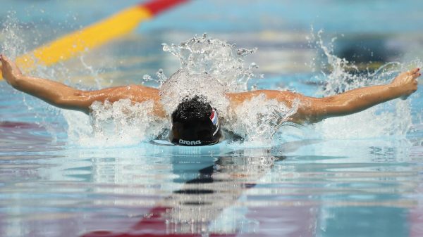 Kromowidjojo bezorgt estafetteploeg WK-brons op 4×50 vrij