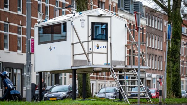 Huis Hugo de Jonge extra beveiligd met politiepost en camera's