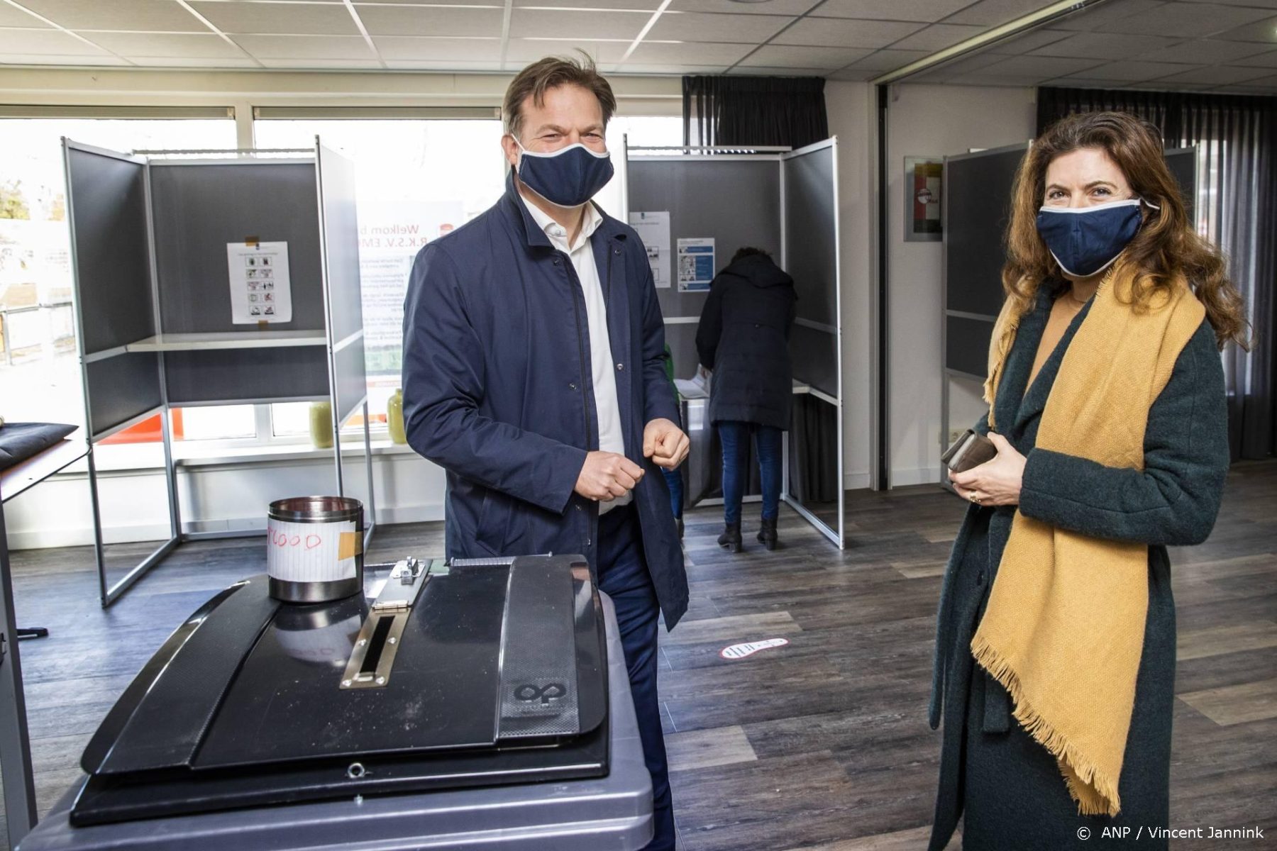 Ayfer Koç, de vrouw van Pieter Omtzigt, overweegt landelijke politiek