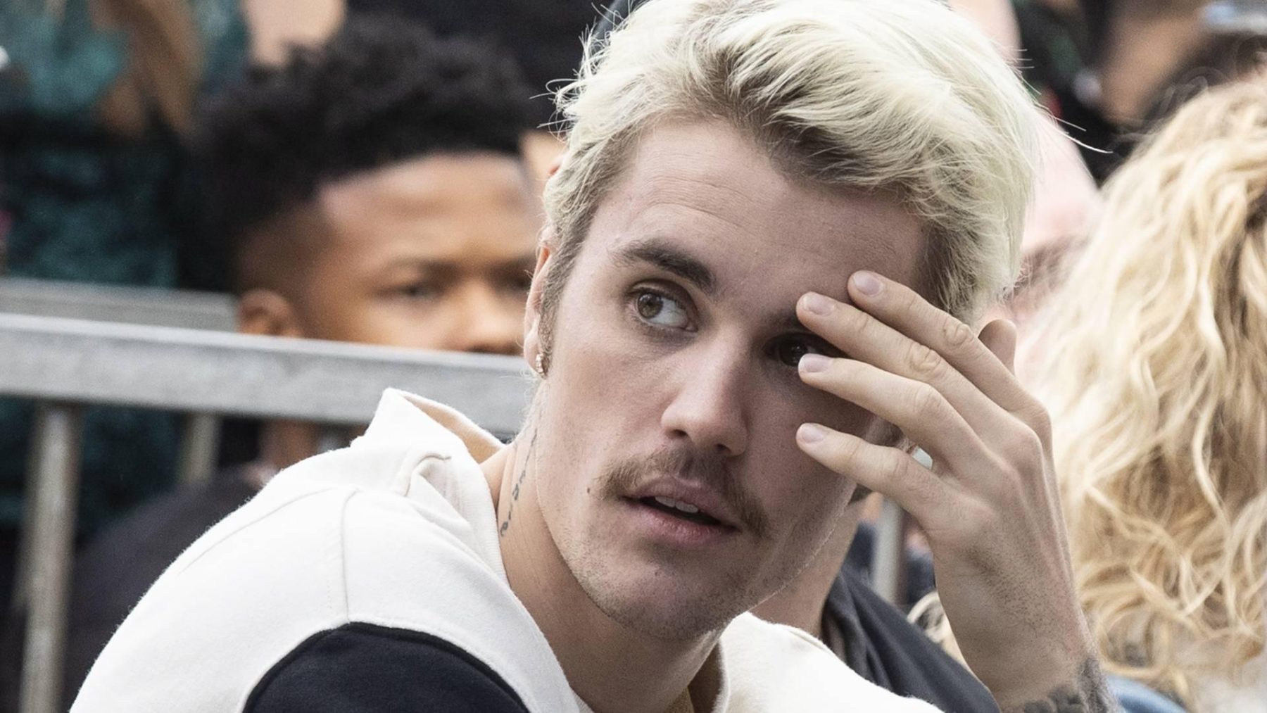 Just peachy Justin Bieber breekt Grammy record 'Peaches' LINDA.nl
