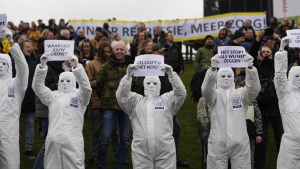 Nog negen personen vast na demonstratie in Amsterdam