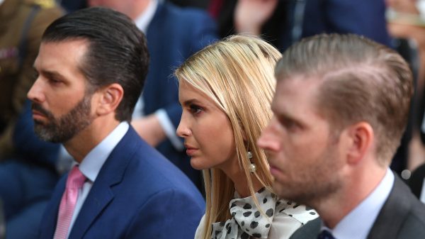 Ivanka Trump en Donald Trump junior gedagvaard in fraudeonderzoek