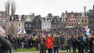 Thumbnail voor Veteranenorganisatie: 'Militair tenue hoort niet op coronaprotest'