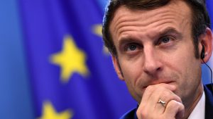 Thumbnail voor Franse president Macron: 'doel is ongevaccineerden dwars zitten'