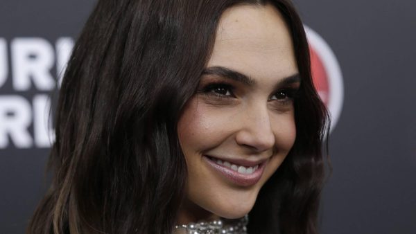 Gal Gadot is dol op bevallen: 'Het is magisch en met ruggenprik niet zo pijnlijk'