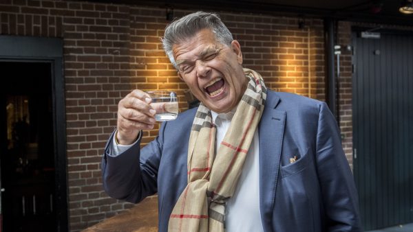 Tsjakka: Emile Ratelband wordt voor de negende keer vader