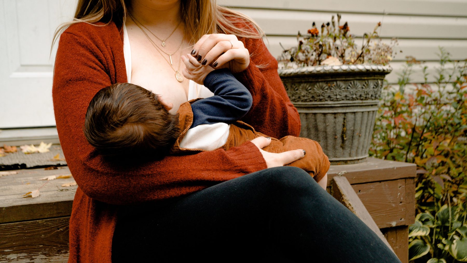 borstvoeding Goede zaak: foto's maken van borstvoeders in het openbaar illegaal in Engeland en Wales