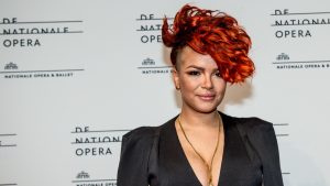 Thumbnail voor Zangeres Eva Simons sloot 2021 af met 'ja, ik wil': 'We zijn getrouwd'