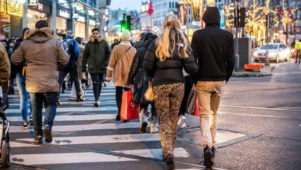 België houdt maatregelen intact en verwacht sterke coronastijging