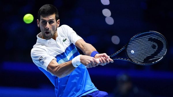 Djokovic wint rechtszaak en mag quarantainehotel verlaten