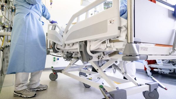 Aantal coronapatiënten in ziekenhuizen blijft dalen, laagste hoeveelheid in meer dan twee maanden