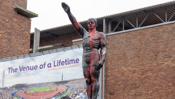 olympisch-stadion-amsterdam-besmeurd-