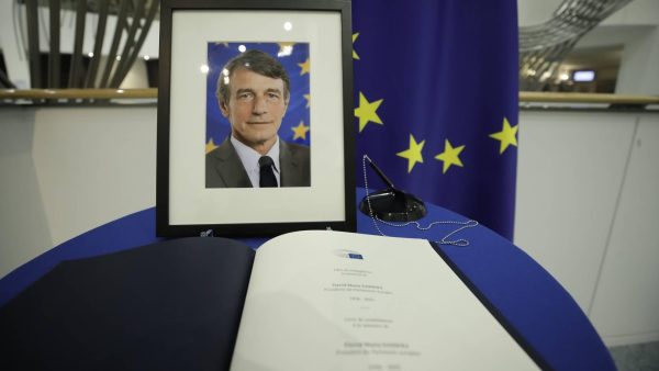 Europees Parlement herdenkt David Sassoli en kiest nieuwe voorzitter