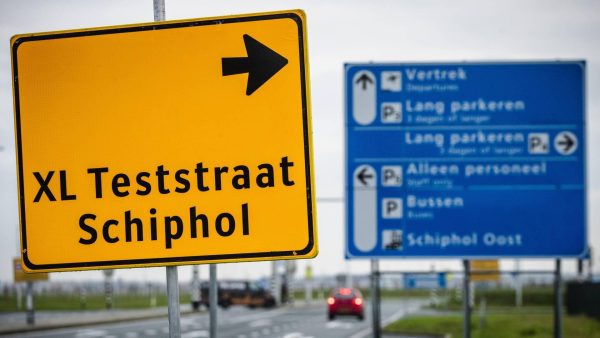 Grote drukte op de testlocatie bij Schiphol, vrije inloop is dicht