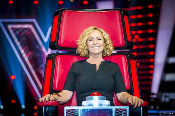 Angela Groothuizen neemt contact op met deelnemers The Voice