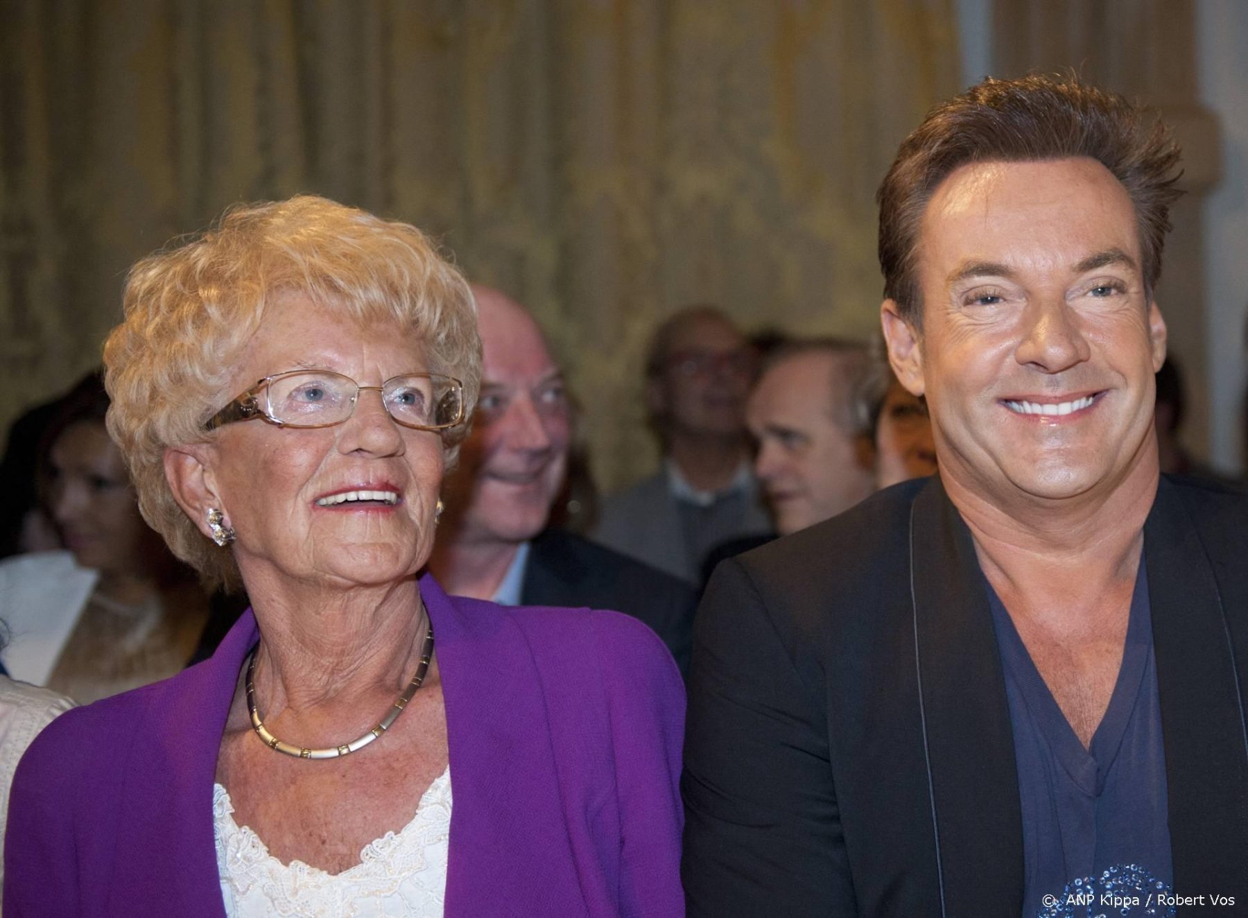 Gerard Joling legde afscheid van moeder vast in vlog