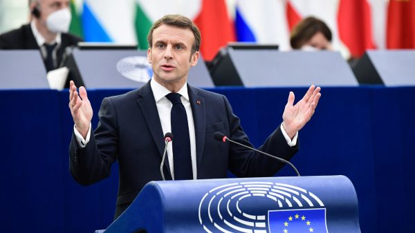 Macron wil abortus en milieu opnemen in Europese grondrechten