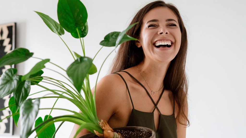 Student Charlotte (18): 'Ik heb inmiddels zeventig planten op mijn kamer'