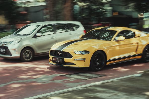 Politie in Harderwijk maakt einde aan carmeeting met 150 auto’s