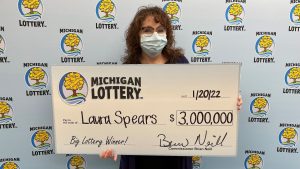 Thumbnail voor Amerikaanse Laura (55) ontdekt toevallig dat ze loterij heeft gewonnen: 'Mailtje zat in spam'