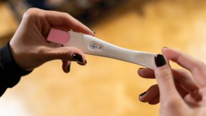 Thumbnail voor Kamermeerderheid stuurt aan op schrappen verplichte bedenktermijn bij abortus