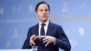 Thumbnail voor Rutte: 'Alleen verder versoepelen als de regels nageleefd worden'