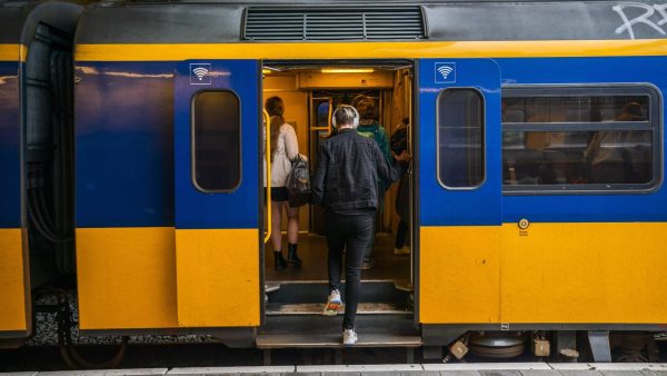 Ziek, zwak of verkouden: de NS laat vanaf 7 februari minder treinen rijden door uitval van personeel