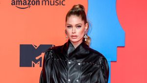 Thumbnail voor Doutzen Kroes doet haar verhaal: 'Van het lievelingetje naar de wappie'