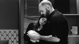 Thumbnail voor Renate beviel van een stilgeboren baby: 'Niemand vraagt om een foto, terwijl hij voor ons de mooiste is'