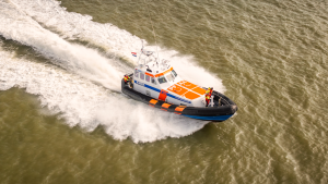 Thumbnail voor Alle opvarenden van stuurloos schip voor kust IJmuiden gehaald