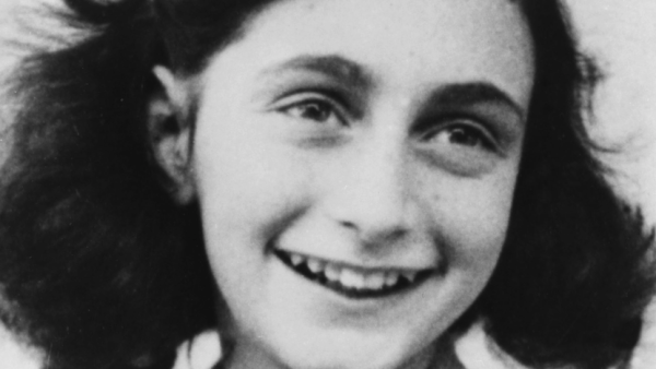 Uitgever boek over verraad Anne Frank biedt excuses aan