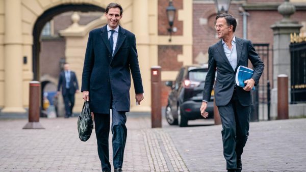 Oekraïne Rutte en Hoekstra reizen dinsdag naar Kiev voor gesprek met Oekraïense president