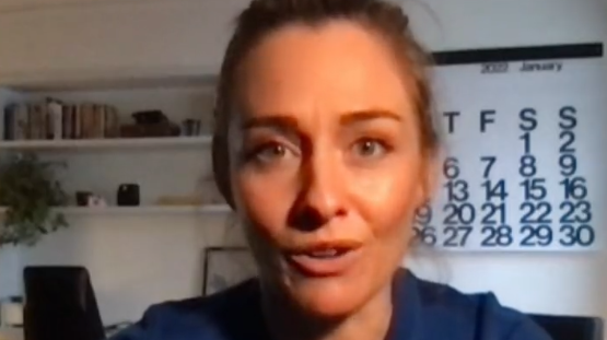 Zwangere Nieuw-Zeelandse journalist mag tóch weg uit Kabul