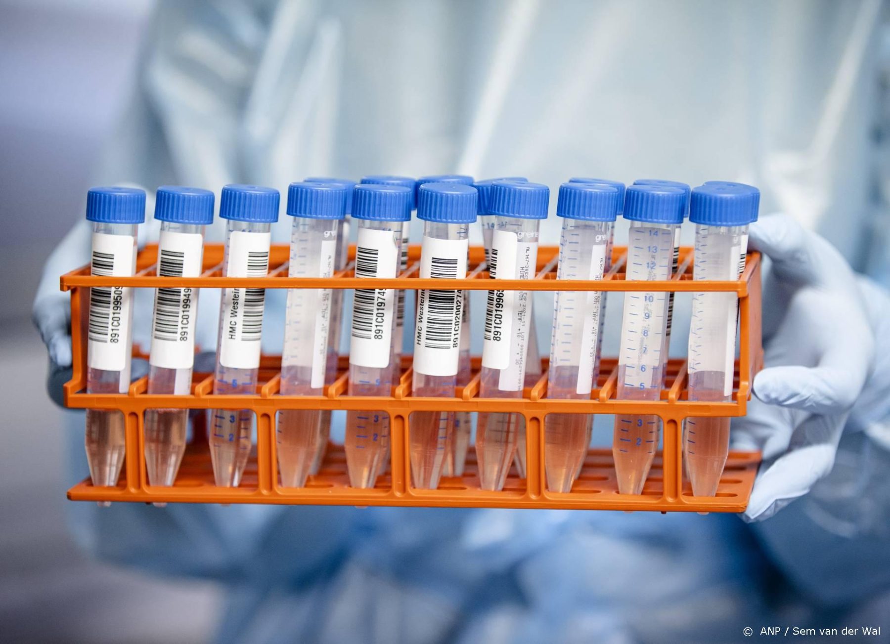 achterstand coronatests RIVM mist 104.000 positieve coronatests, achterstand stijgt