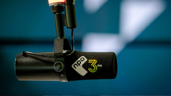 Deze 3FM-dj is zwanger: 'Er zaten niet 4, maar 5 mensen in het Glazen Huis'