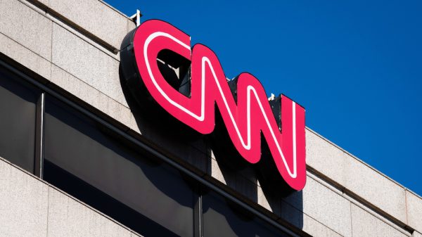 Topman nieuwszender CNN vertrekt na verzwegen affaire met collega