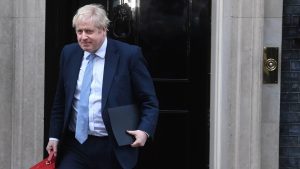 Thumbnail voor Nieuwe tegenslag voor premier Boris Johnson: twee vertrouwelingen stappen op
