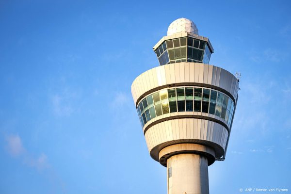 Luchthavens ontvingen twee derde minder reizigers dan voor corona