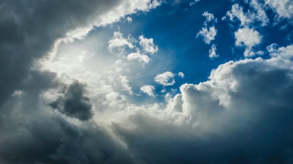 Wisselend weekendweer: zonnige zaterdag voor zeiknatte zondag