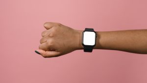 Thumbnail voor Vrouwen over hun smartwatch-verslaving: ‘Ik voelde mij echt gevangen’