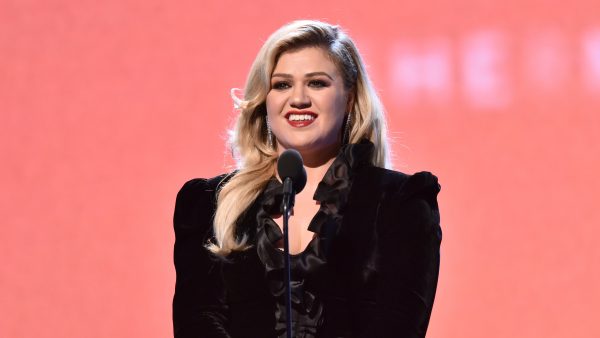 Kelly Clarkson zingt Arcade van Duncan: 'Een zingende godin'