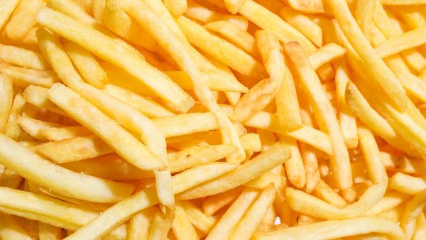 Friet, frikandellen en wijn: in Eindhoven zit de eerste Airfryer-friettent van Nederland