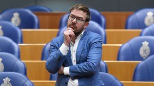 Thumbnail voor PvdA-Kamerlid Gijs van Dijk stapt op na meldingen van grensoverschrijdend gedrag